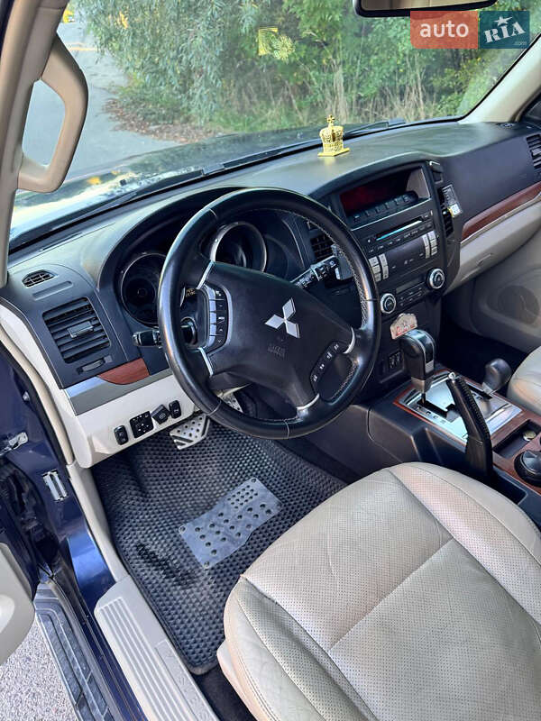Внедорожник / Кроссовер Mitsubishi Pajero 2007 в Дрогобыче