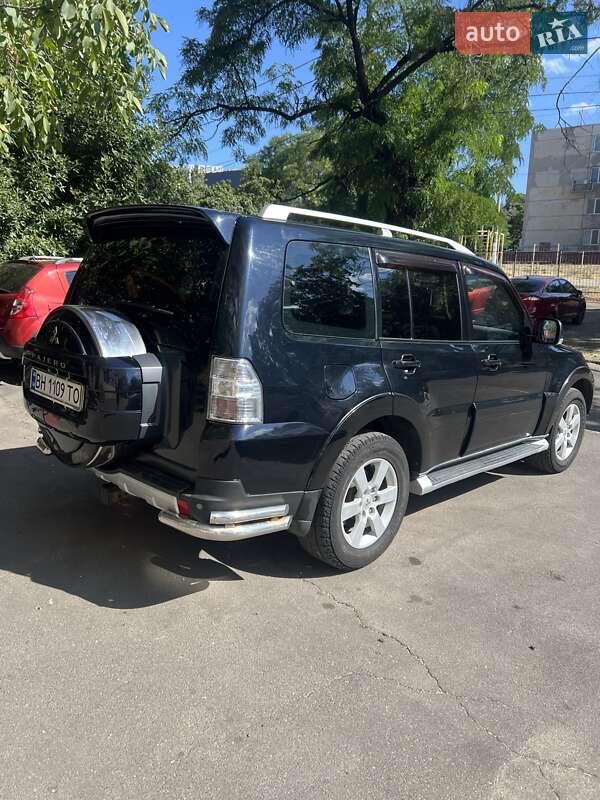 Внедорожник / Кроссовер Mitsubishi Pajero 2008 в Одессе