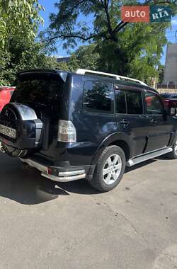 Внедорожник / Кроссовер Mitsubishi Pajero 2008 в 