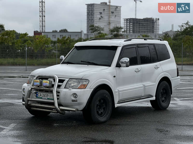 Mitsubishi Pajero 2003