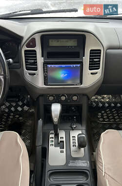 Внедорожник / Кроссовер Mitsubishi Pajero 2003 в 