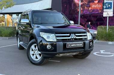 Внедорожник / Кроссовер Mitsubishi Pajero 2007 в 