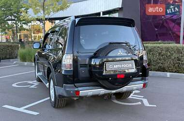 Внедорожник / Кроссовер Mitsubishi Pajero 2007 в 