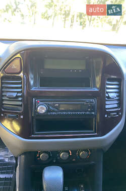 Внедорожник / Кроссовер Mitsubishi Pajero 2002 в 