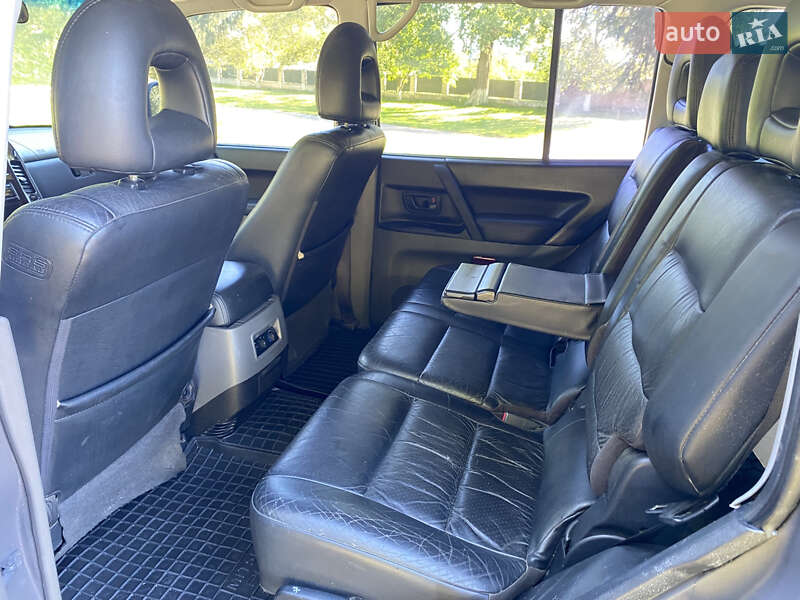Внедорожник / Кроссовер Mitsubishi Pajero 2002 в Дубно фото 20 Внедорожник / Кроссовер Mitsubishi Pajero 2002 в Дубно