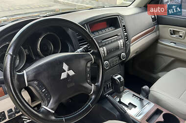 Внедорожник / Кроссовер Mitsubishi Pajero 2007 в 