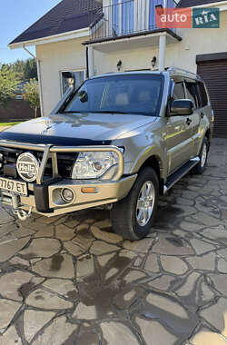 Позашляховик / Кросовер Mitsubishi Pajero 2007 в Києві