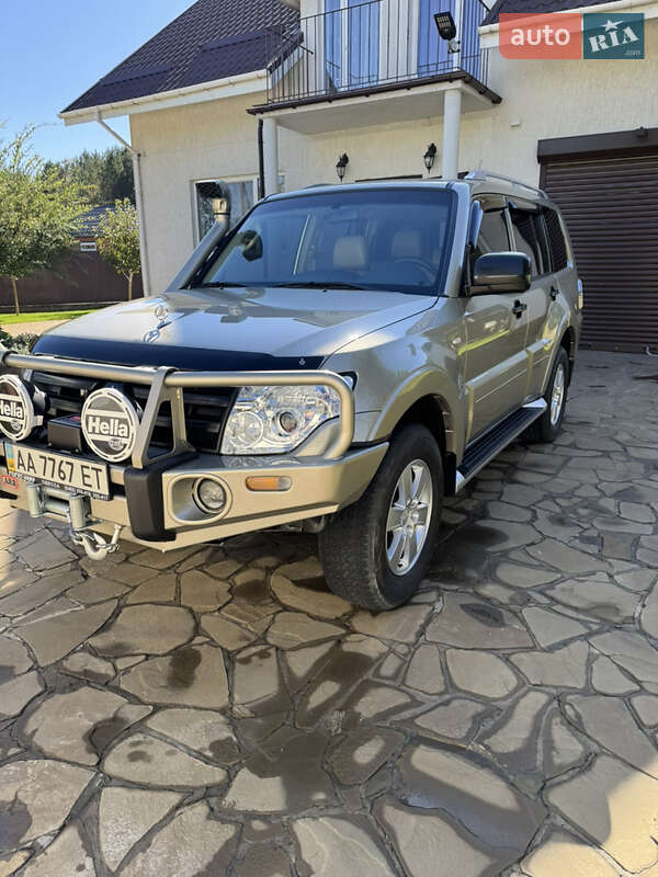 Внедорожник / Кроссовер Mitsubishi Pajero 2007 в Киеве