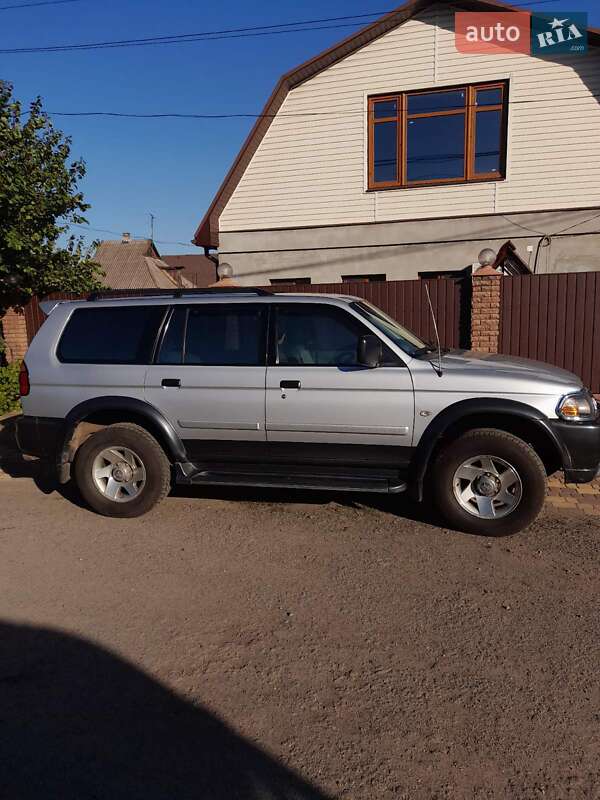 Внедорожник / Кроссовер Mitsubishi Pajero 2003 в 