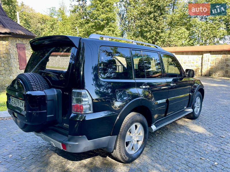 Внедорожник / Кроссовер Mitsubishi Pajero 2008 в Черновцах