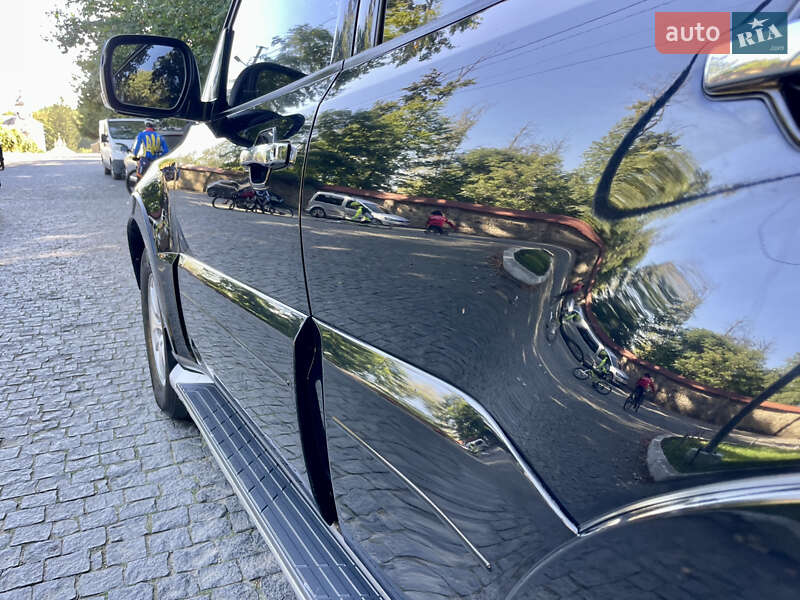 Внедорожник / Кроссовер Mitsubishi Pajero 2008 в Черновцах