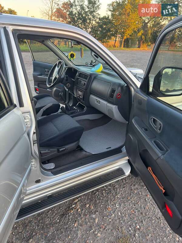 Внедорожник / Кроссовер Mitsubishi Pajero 2002 в Ужгороде