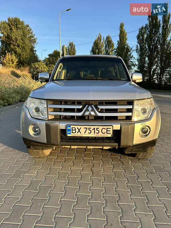 Внедорожник / Кроссовер Mitsubishi Pajero 2007 в Хмельницком