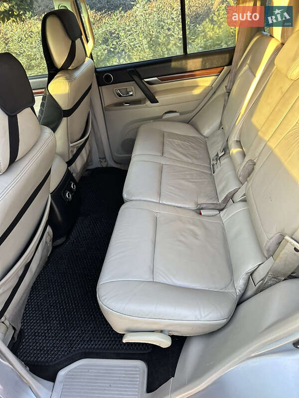 Внедорожник / Кроссовер Mitsubishi Pajero 2007 в Хмельницком