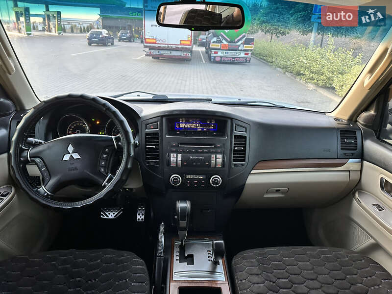 Внедорожник / Кроссовер Mitsubishi Pajero 2007 в Хмельницком