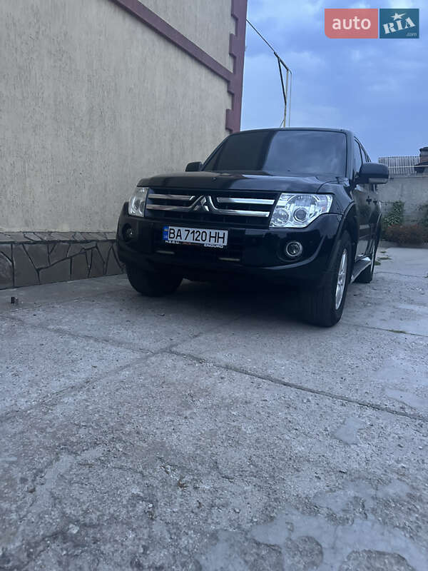 Внедорожник / Кроссовер Mitsubishi Pajero 2007 в Кропивницком