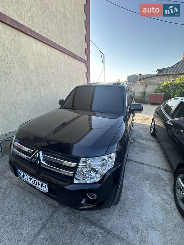 Внедорожник / Кроссовер Mitsubishi Pajero 2007 в Кропивницком