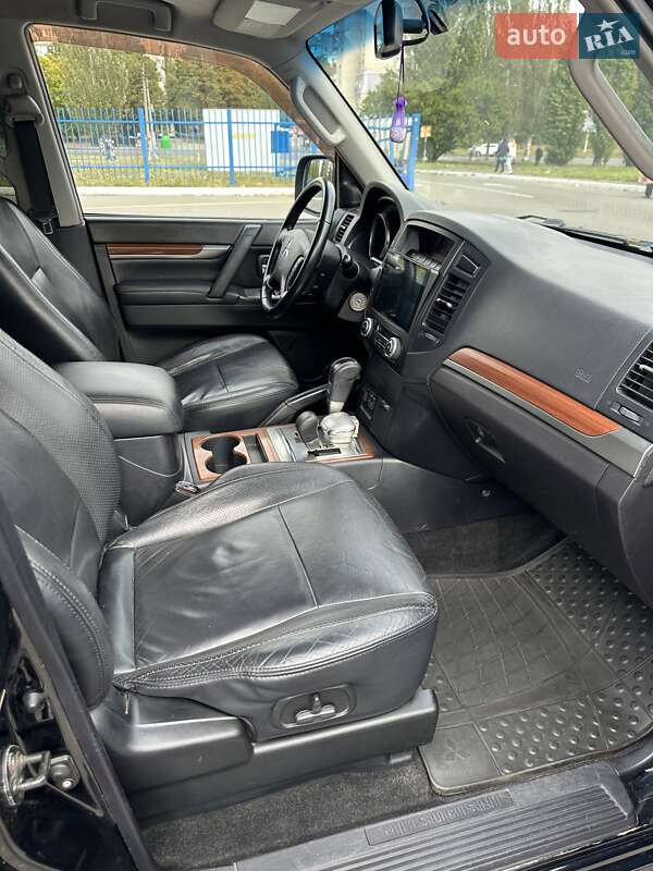 Внедорожник / Кроссовер Mitsubishi Pajero 2007 в Черкассах фото 10 Внедорожник / Кроссовер Mitsubishi Pajero 2007 в Черкассах