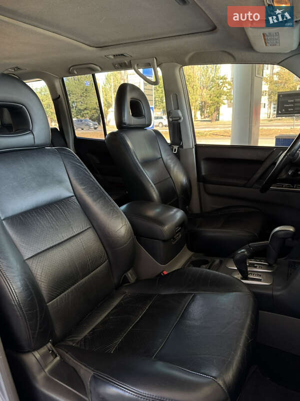 Внедорожник / Кроссовер Mitsubishi Pajero 2004 в Николаеве