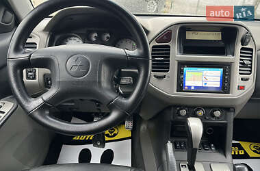 Внедорожник / Кроссовер Mitsubishi Pajero 2001 в 