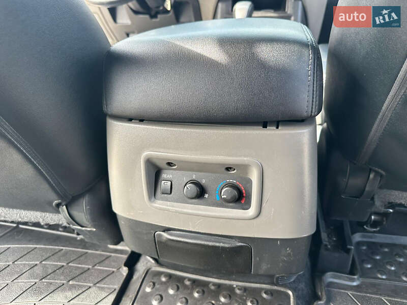Внедорожник / Кроссовер Mitsubishi Pajero 2004 в Киеве