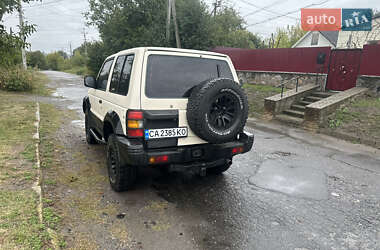 Позашляховик / Кросовер Mitsubishi Pajero 1993 в 
