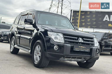 Внедорожник / Кроссовер Mitsubishi Pajero 2008 в 