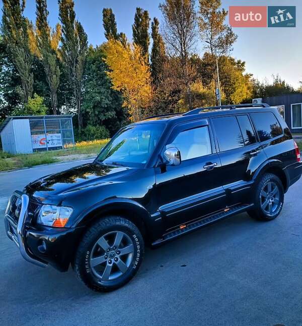 Внедорожник / Кроссовер Mitsubishi Pajero 2003 в Чернигове