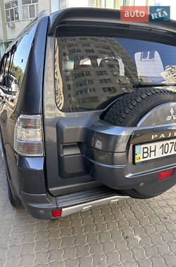 Внедорожник / Кроссовер Mitsubishi Pajero 2008 в 
