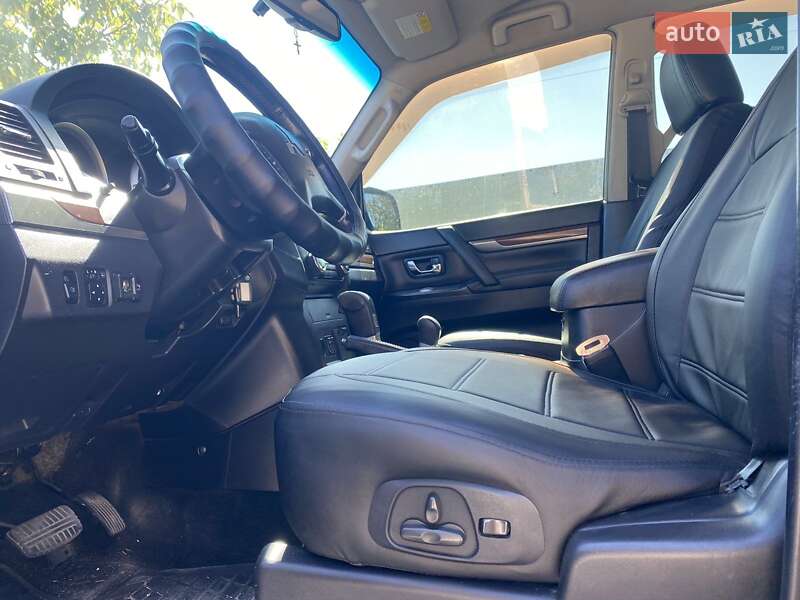 Внедорожник / Кроссовер Mitsubishi Pajero 2008 в Запорожье фото 4 Внедорожник / Кроссовер Mitsubishi Pajero 2008 в Запорожье