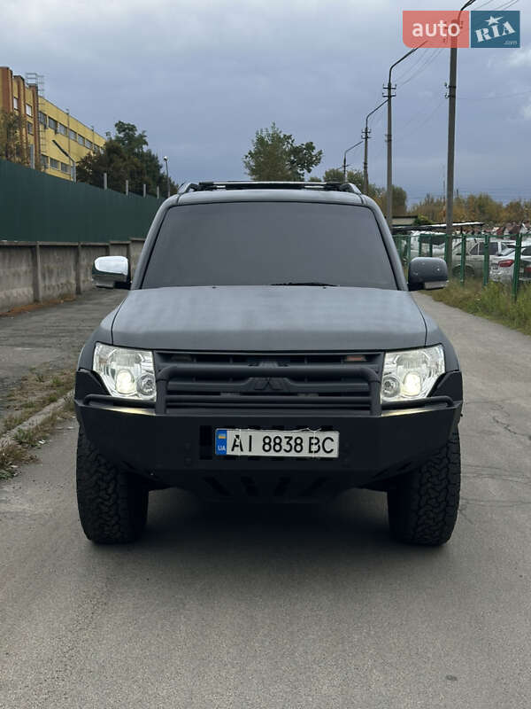 Внедорожник / Кроссовер Mitsubishi Pajero 2008 в 