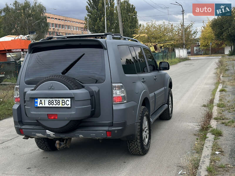 Внедорожник / Кроссовер Mitsubishi Pajero 2008 в Киеве