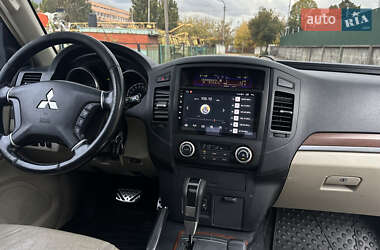 Внедорожник / Кроссовер Mitsubishi Pajero 2008 в 