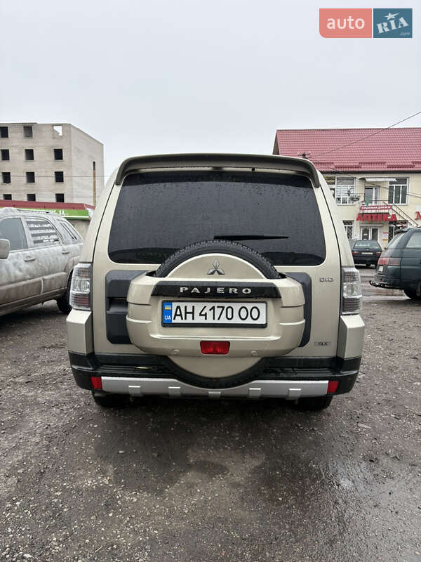 Внедорожник / Кроссовер Mitsubishi Pajero 2008 в Петропавловке