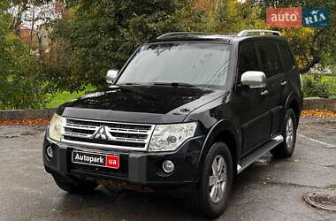 Позашляховик / Кросовер Mitsubishi Pajero 2008 в Києві