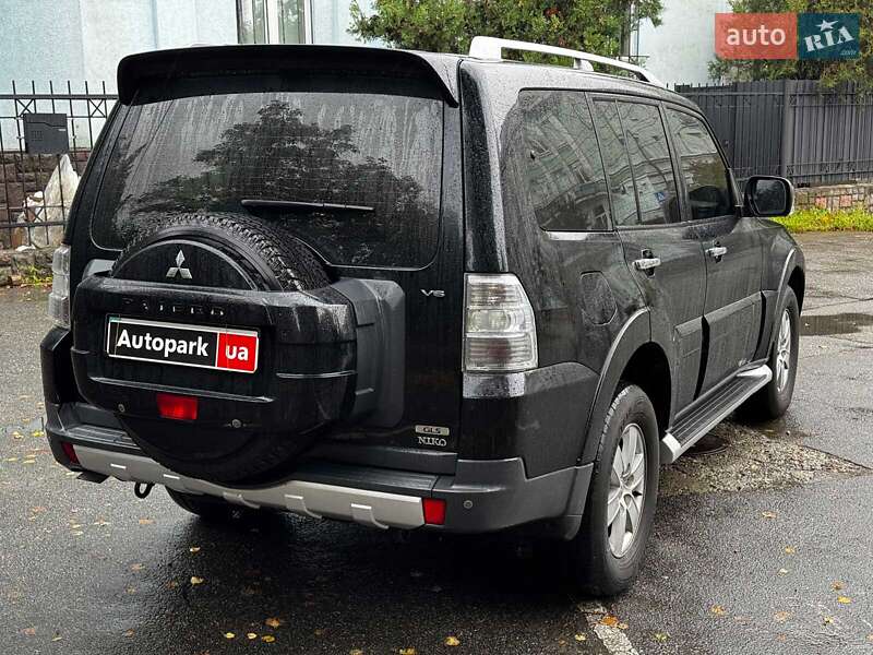 Внедорожник / Кроссовер Mitsubishi Pajero 2008 в Киеве