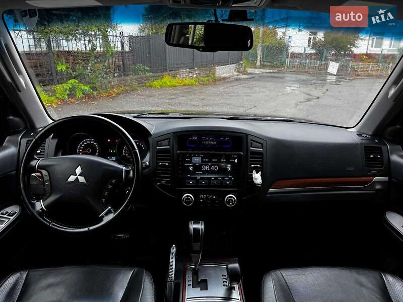 Внедорожник / Кроссовер Mitsubishi Pajero 2008 в Киеве