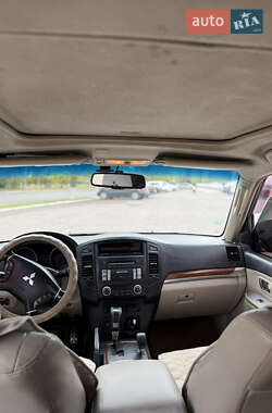 Внедорожник / Кроссовер Mitsubishi Pajero 2007 в 