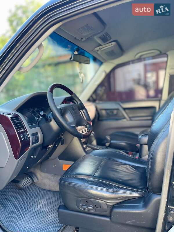 Внедорожник / Кроссовер Mitsubishi Pajero 2001 в Вижнице