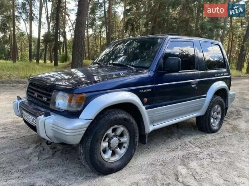 Внедорожник / Кроссовер Mitsubishi Pajero 1997 в 