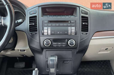 Внедорожник / Кроссовер Mitsubishi Pajero 2007 в 