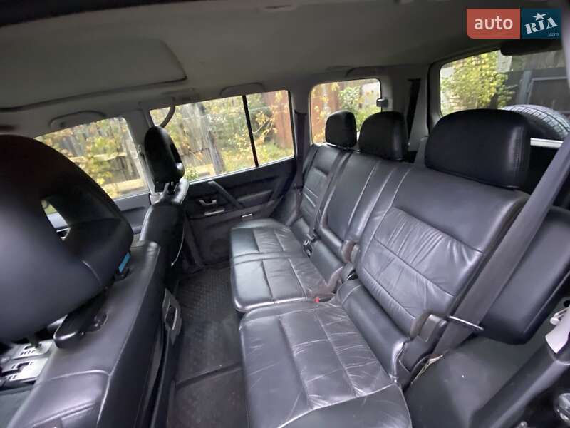 Позашляховик / Кросовер Mitsubishi Pajero 2006 в Києві