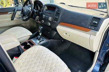 Внедорожник / Кроссовер Mitsubishi Pajero 2008 в 