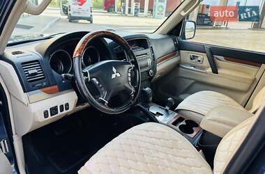 Внедорожник / Кроссовер Mitsubishi Pajero 2008 в 