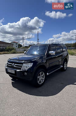 Внедорожник / Кроссовер Mitsubishi Pajero 2008 в Харькове