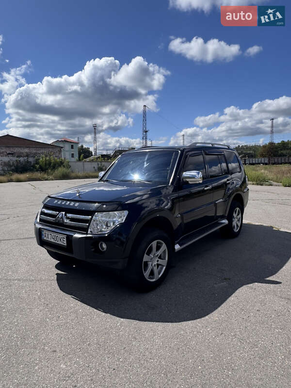 Внедорожник / Кроссовер Mitsubishi Pajero 2008 в Харькове