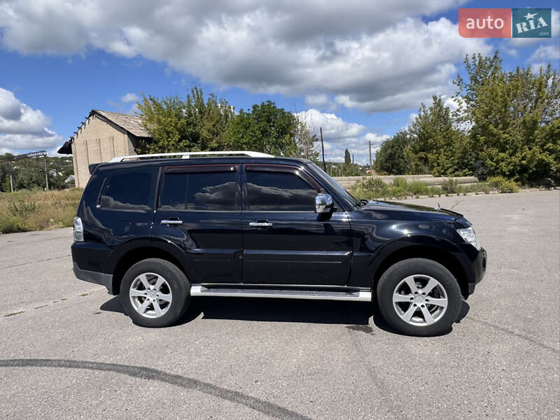 Внедорожник / Кроссовер Mitsubishi Pajero 2008 в Харькове