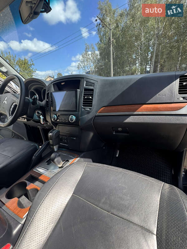 Внедорожник / Кроссовер Mitsubishi Pajero 2008 в Харькове