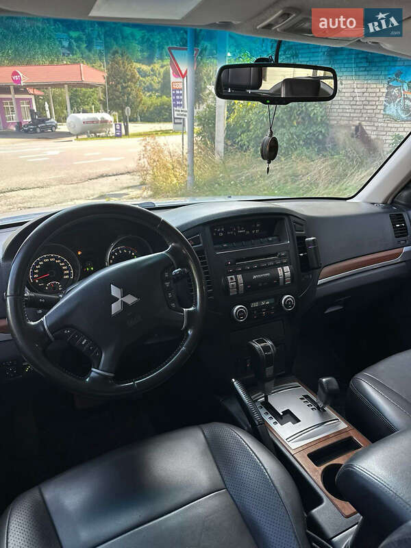 Позашляховик / Кросовер Mitsubishi Pajero 2008 в Рахові фото 11 Позашляховик / Кросовер Mitsubishi Pajero 2008 в Рахові