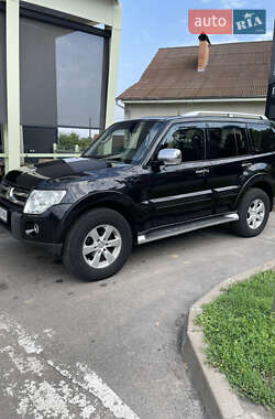 Внедорожник / Кроссовер Mitsubishi Pajero 2007 в 